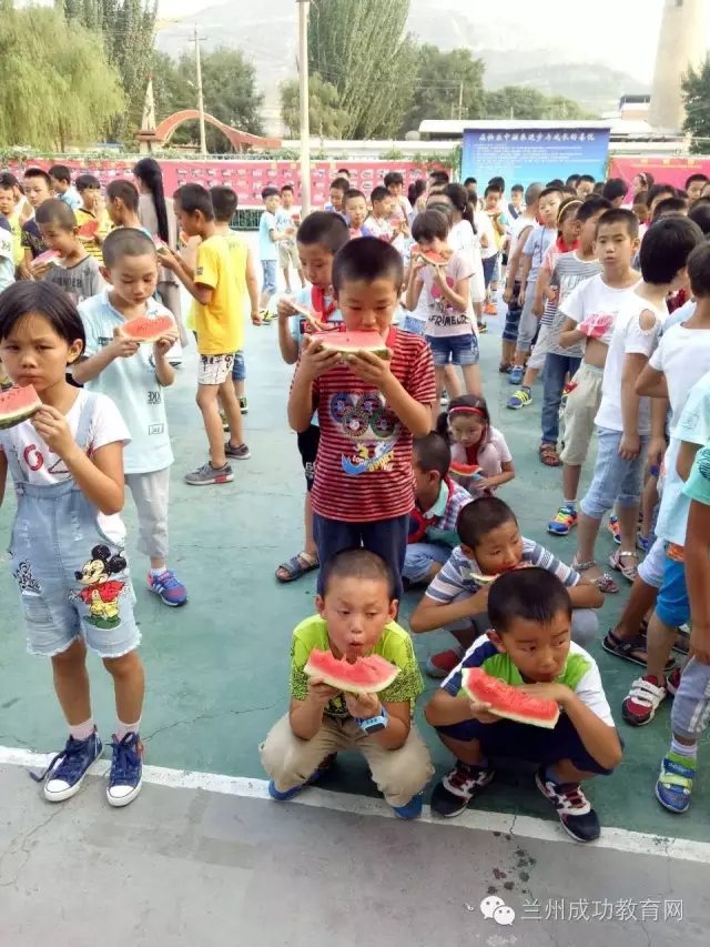 号外，号外，成功小学开学啦......